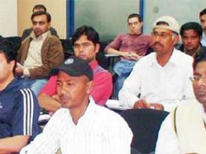 500 Expatriates Find Islam in Dubai