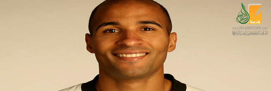Diomansy Kamara, a forwardfor Fulham, embraces Islam