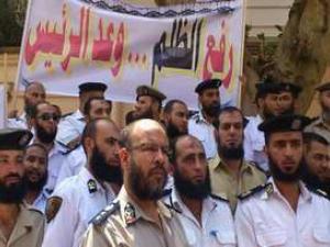 الضباط الملتحون يهددون بالاعتصام أمام قصر الاتحادية