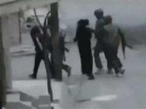 اعتداء الأمن السوري على النساء بحمص