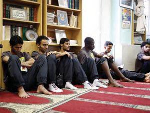 الشباب وغياب القدوة الصالحة