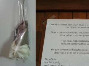 Linda sorpresa esperaba a los musulmanes en una mezquita en Francia