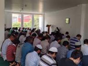 Musulmanes conversos explican su experiencia en el centro Il Idrisi