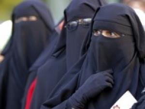 Danish school bans niqab