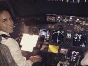 Myriam Adnani, primera mujer musulmana piloto en Europa