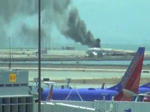 بالفيديو.. تحطم طائرة بوينج 777 أثناء هبوطها في أمريكا