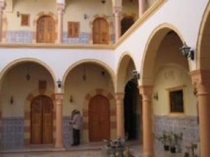 الفنادق والخانات في الحضارة الإسلامية الفنادق والخانات في الحضارة الإسلامية