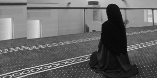فاطمة بنت الحسين.. والحرص على درء الخلاف بين أبنائها بعد موتها